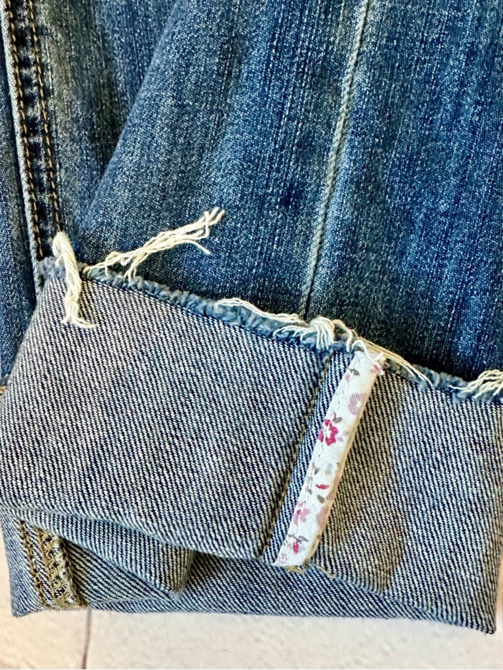 Denver Hayes Woman Boyfriend Jeans Cropped with Rolled Cuffs Size 12 - Picture 8 of 8